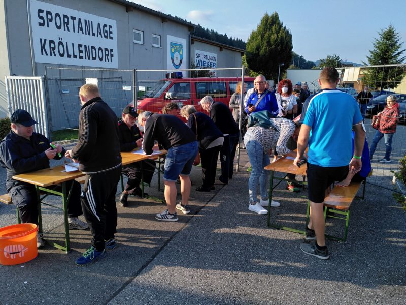 Flohmarkt am Sportplatz Kröllendorf